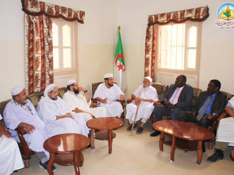 سعادة سفير تنزانيا بالجزائر في زيارة لمؤسسة الشيخ عمي سعيد بغرداية