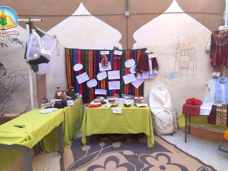 طالبات متوسطة عمي سعيد يُبدعن في المعرض السنوي بمناسبة السنة الأمازيغية: 