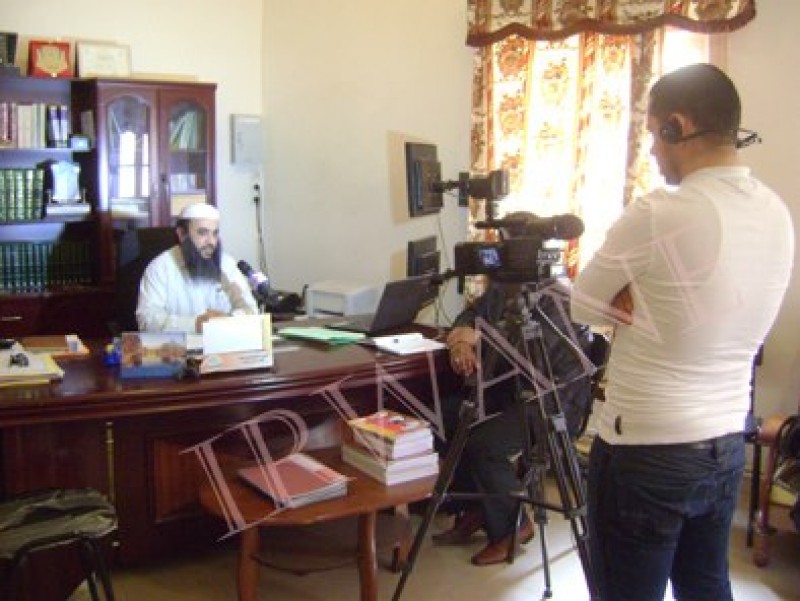 قناة الشروق الجزائرية في تسجيل مع مدير معهد عمي سعيد الأستاذ: مصطفى بن قاسم كارَه.
