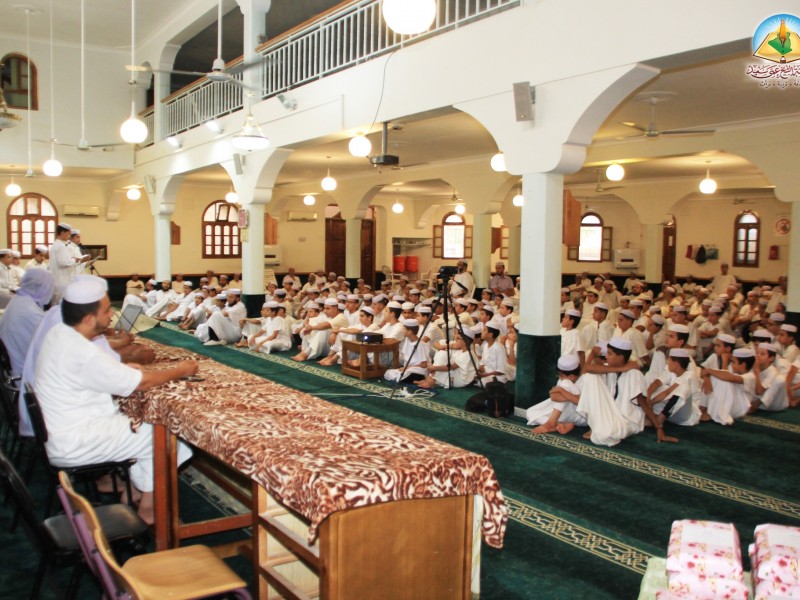 أجمل الصور من حفلات اختتام المراكز المسجدية لأبنائنا الطلبة بعد تفرّغهم لحفظ القرآن الكريم.