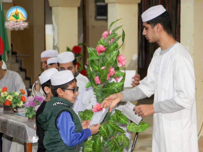 حفلا تكريميا للتلاميذ الناجحين والمجدّين في امتحانات الفصل الأول، بمدرسة عمي سعيد فرع عوقبة.